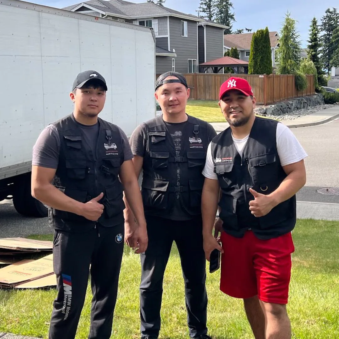 Airus Movers crew working in Burien, WA — photo 1