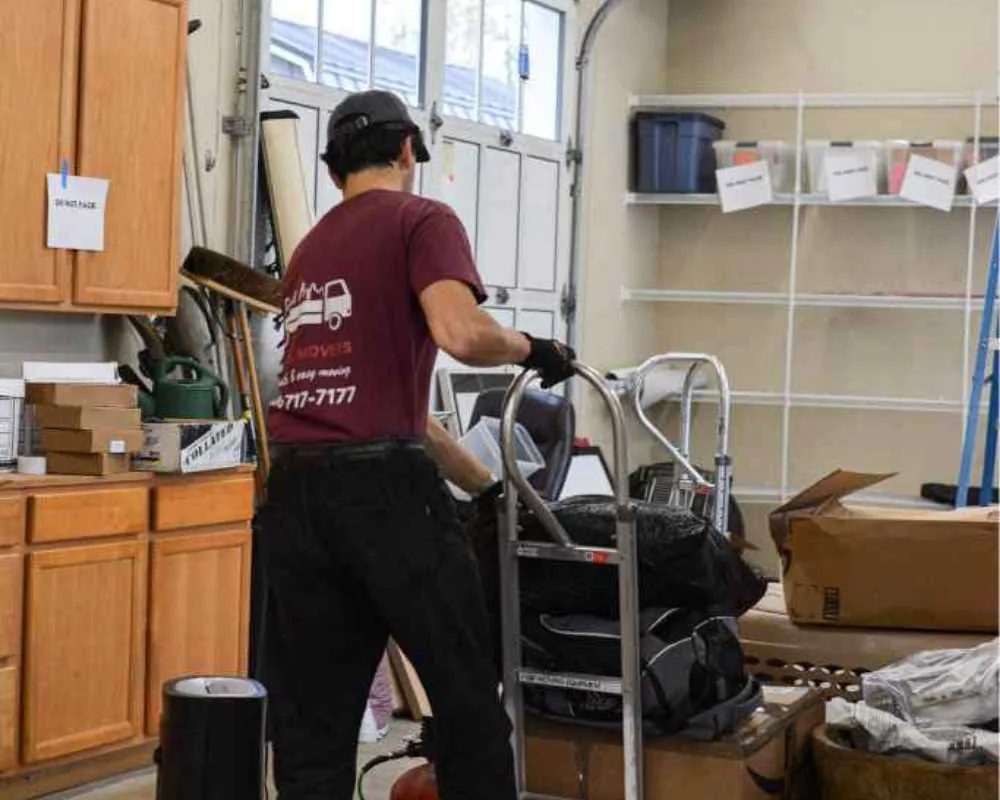 Airus Movers crew at work — photo 5