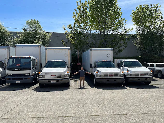 Airus Movers crew at work — photo 6