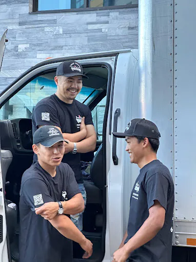 Airus Movers crew at work — photo 1