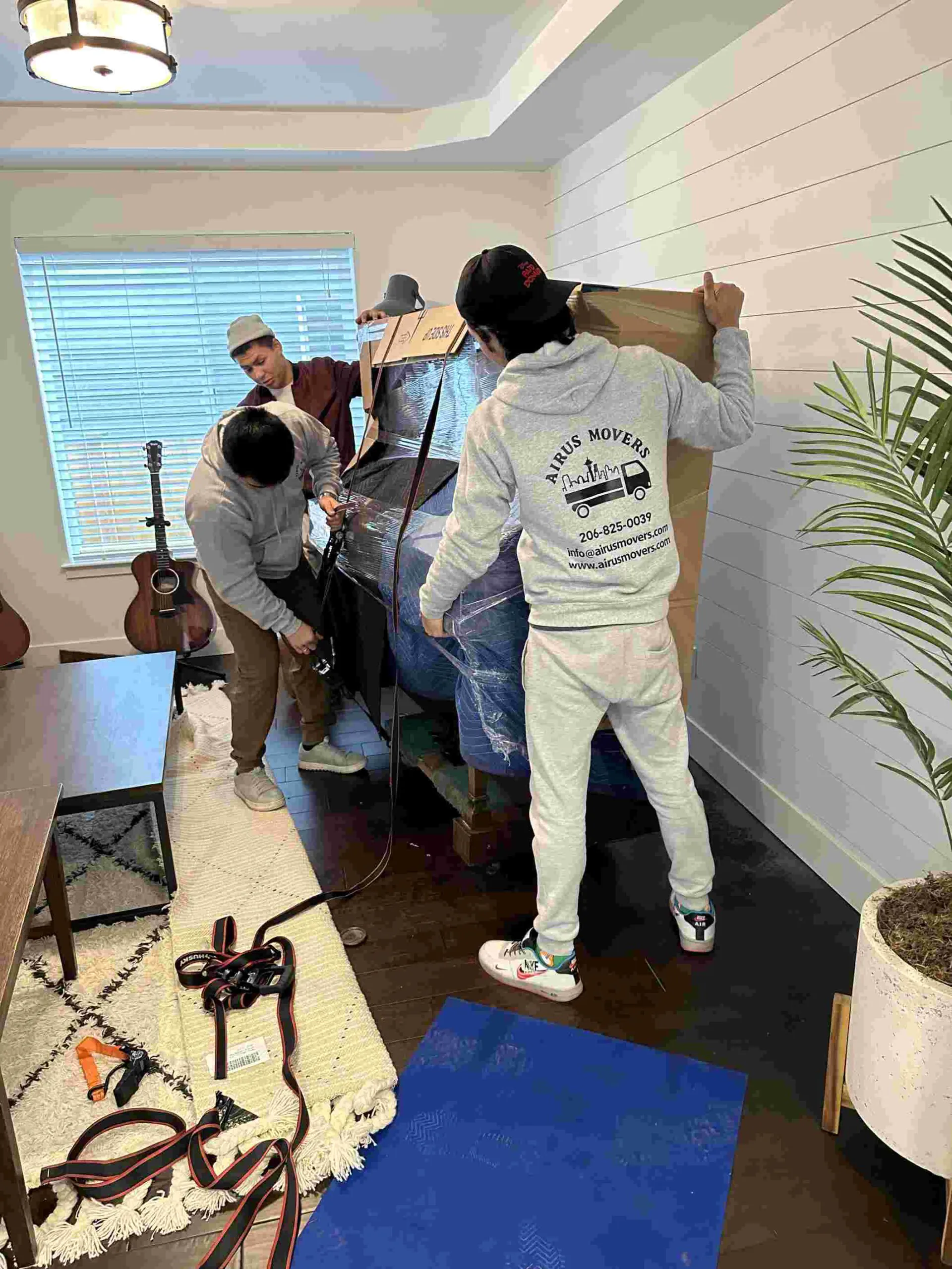 Airus Movers crew at work — photo 3
