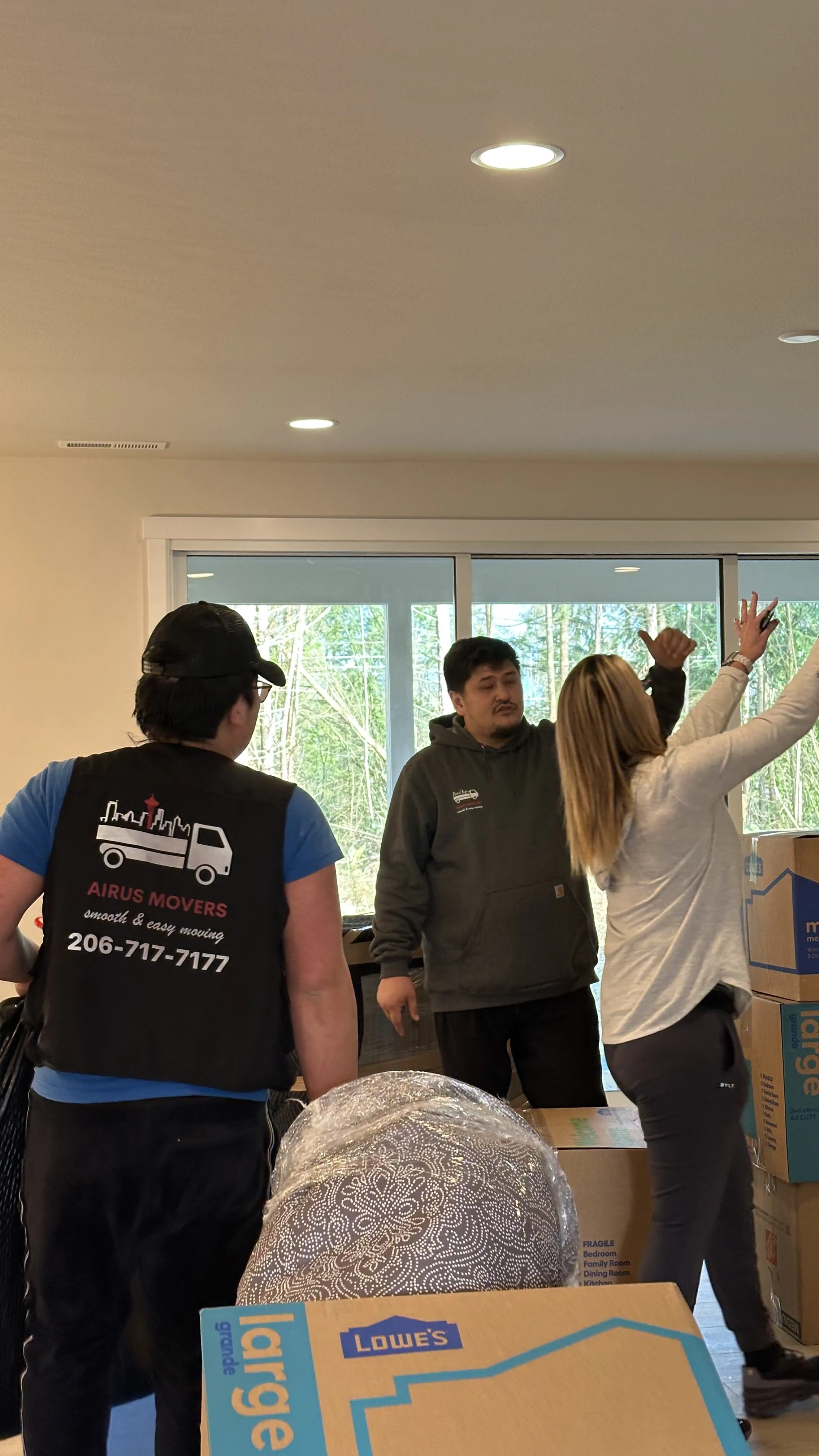 Airus Movers crew at work — photo 4